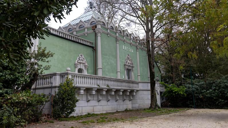 Pussy Riot critica o retorno da Rússia à Bienal de Veneza