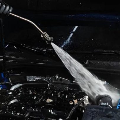 Montadoras globais proíbem limpeza de motor com água sob pressão