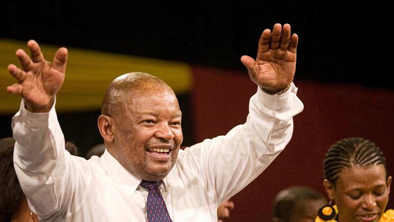 Lekota, líder da cisão do ANC, morre aos 77 anos