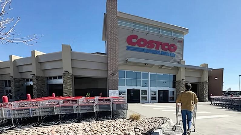Un supermercado de Costco en Sheridan, Colorado.