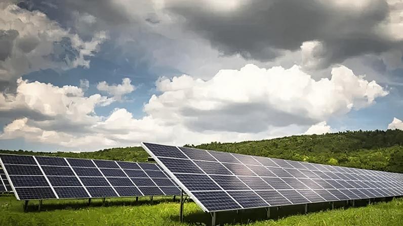 The solar farm would cover about 1000 hectares (2,471 acres) in Oxfordshire