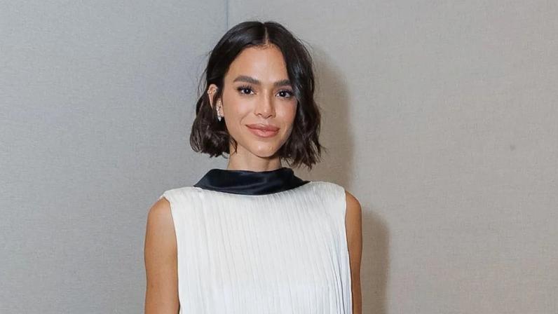 Bruna Marquezine encara sexto evento consecutivo na semana pós-Oscar e ostenta look de R$ 150 mil para lançar filme com Fernanda Montenegro