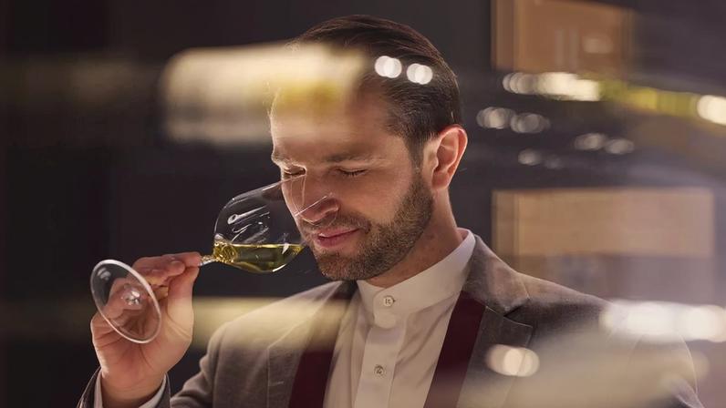 Edmond Gasser, chef sommelier de la Maison Pic.