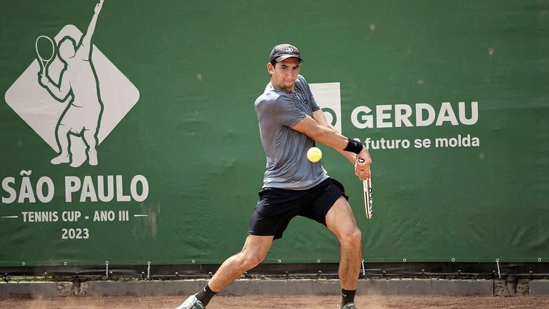 Bruno Fernandez elimina o cabeça 2 em La Plata e avança à semifinal