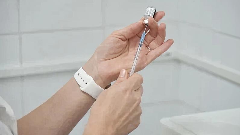 Aplicação de vacina Bivalente contra a Covid-19