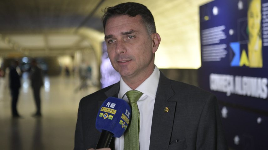 Flávio tem 45,2% contra 44,1% de Lula no 2º turno, aponta Paraná Pesquisas