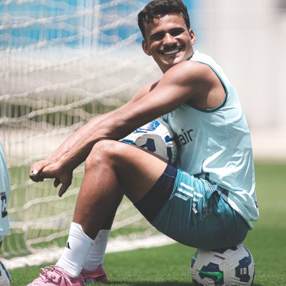 Kaiki descobre, na madrugada, convocação para a Seleção