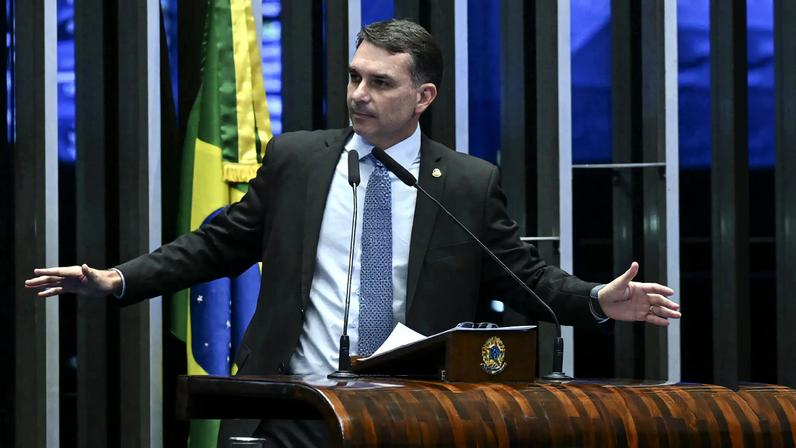Senador argumenta que reeleição cria "ciclo permanente de campanha" (Foto: Carlos Moura/Agência Senado)
