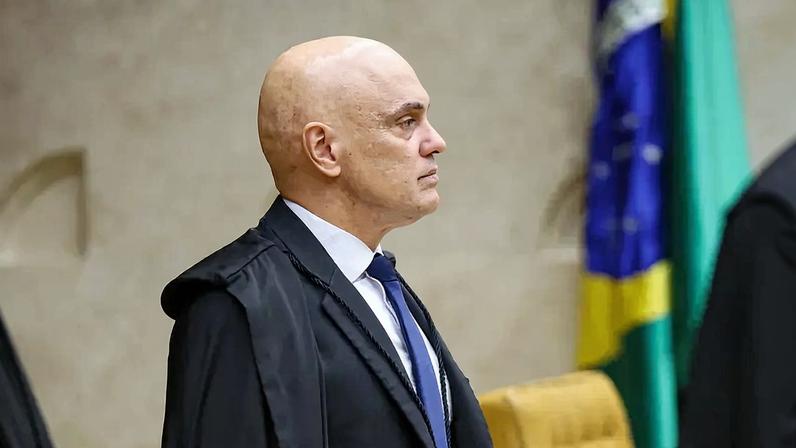 Moraes é irmão de um tabelião de Santos (SP).