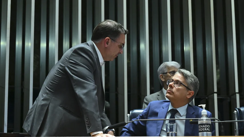 CPI proposta por Alessandro Vieira foca em ministros do STF. Flávio pediu ampliação do escopo.