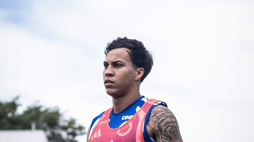 Kaio Jorge em treino do Cruzeiro na Toca da Raposa — Foto: Gustavo Aleixo/Cruzeiro