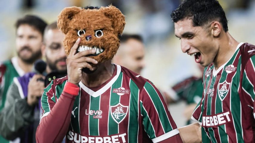 John Kennedy e Serna comemoram gol em Fluminense x Flamengo (Foto: Lucas Merçon/ Fluminense FC)