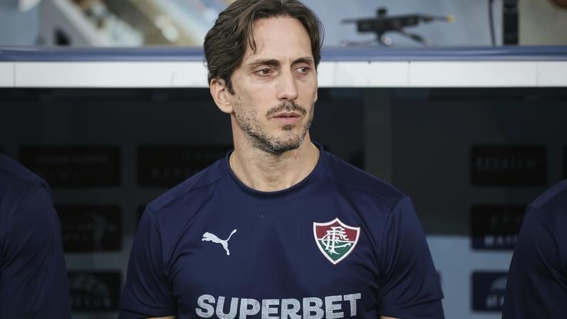 Zubeldía define escalação do Fluminense para duelo com Athletico-PR