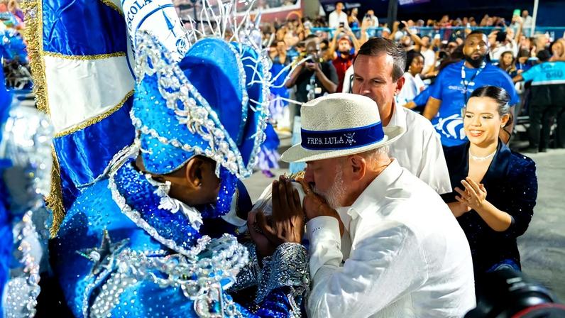Câmara aprova moção de repúdio a desfile de Carnaval que homenageou Lula