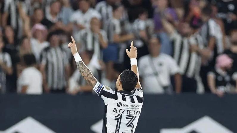 Alex Telles é o capitão do Botafogo (Foto: Vítor Silva/Botafogo)