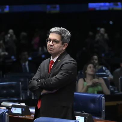 Líder governista descarta levar caso ao STF em apoio a Lulinha