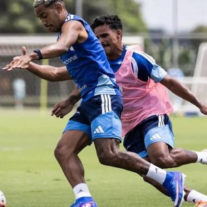 Trio faz atividade parcial no Cruzeiro; zagueiro volta a treinar integralmente