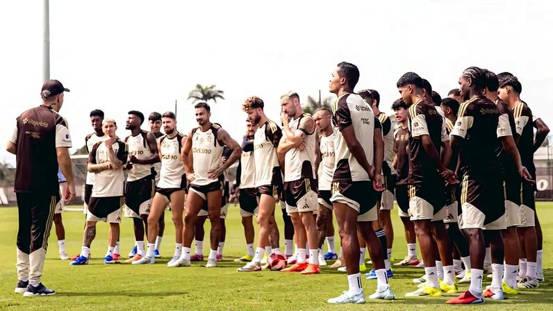Treino do Flamengo no Ninho do Urubu (Foto: Adriano Fontes/Flamengo)