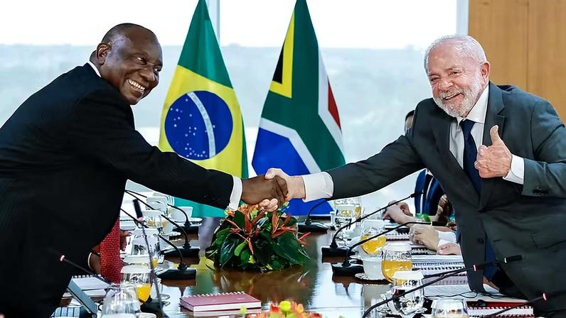 Lula e Cyril Ramaphosa, presidente da África do Sul, no Palácio do Planalto.