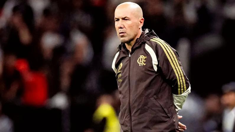 Leonardo Jardim na beira do campo em Corinthians x Flamengo (Foto: Adriano Fontes/ Flamengo)
