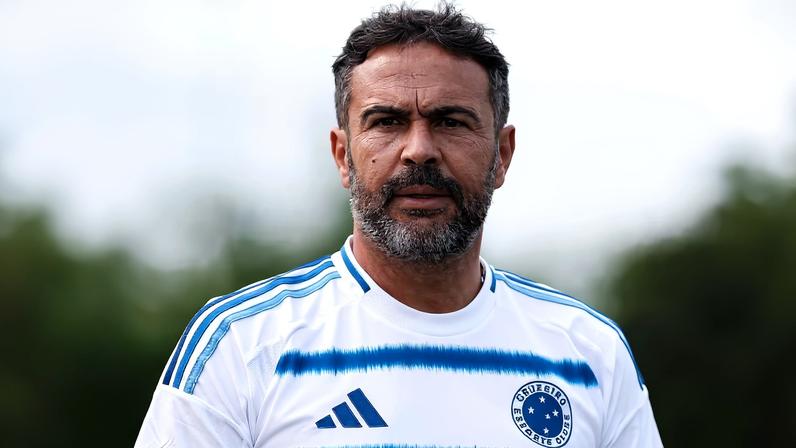 Artur Jorge no Cruzeiro — Foto: Gustavo Martins/ Cruzeiro