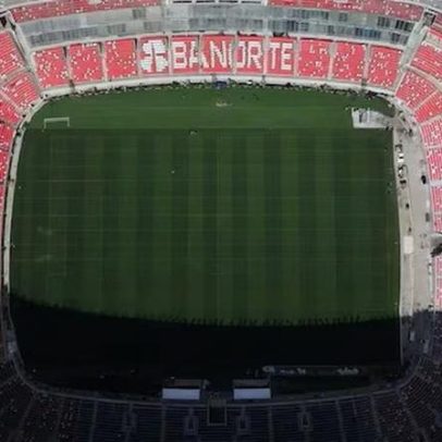 Torcedor mexicano morre após queda na arquibancada do Estádio Azteca