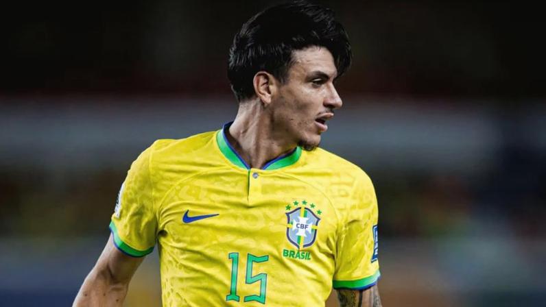 Ancelotti faz novos testes na seleção e coloca Ibañez na lateral-direita