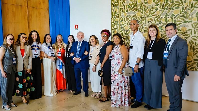 Lula recebe merendeiras vencedoras da alimentação escolar