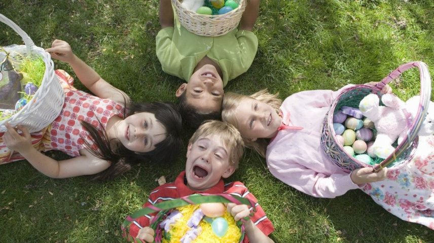 Ideias de cestinha de Páscoa cristã com 20 presentes significativos para crianças