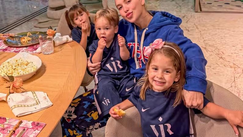 Virginia Fonseca e os filhos comemoram vitória de Vini Jr.