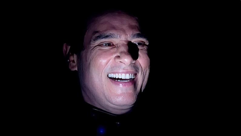 SBT fica sem energia durante programa ao vivo e Celso Portiolli brilha