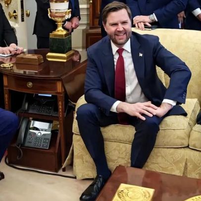 Aliados de Trump usam sapatos maiores que o tamanho ideal