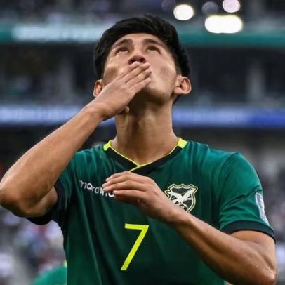 Bolívia fica a um jogo da Copa após 32 anos, aposta no Menino da Vila