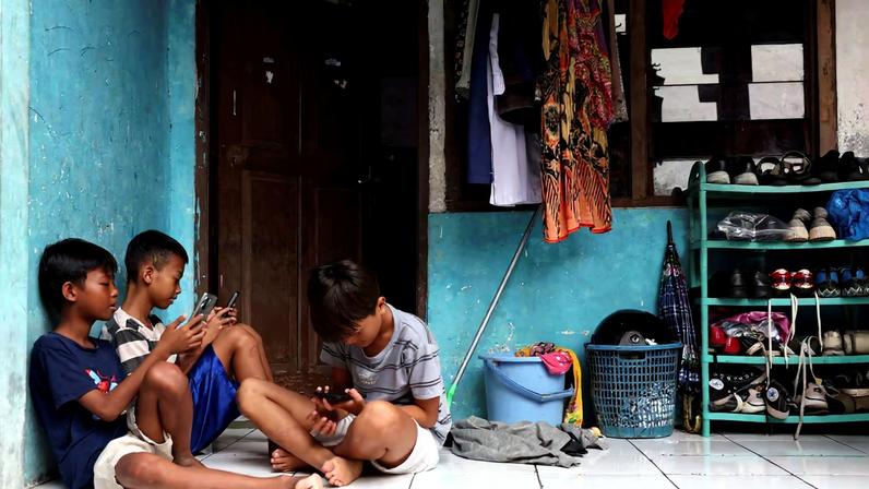 Indonésia proíbe uso de redes sociais por menores de 16 anos