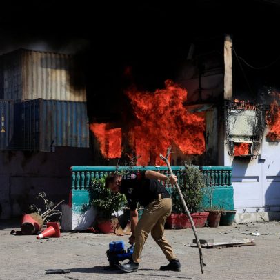 21 mortos em protestos no Paquistão após morte do líder supremo iraní Khamenei
