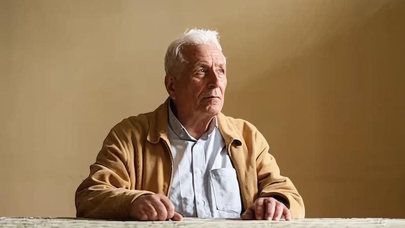 Exilados iranianos na Europa entre esperança de regime cair e medo da guerra