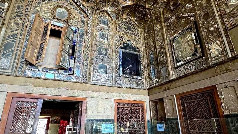 Arte no Irã: comunidades e patrimônio, recuperação moderada do mercado e Sydney