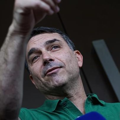 Flávio inicia viagem pelo Brasil para oficializar alianças e testar discurso