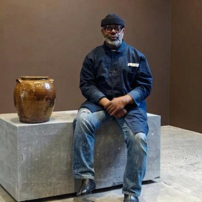 Theaster Gates doa pot de sua coleção aos descendentes de ceramista escravizado