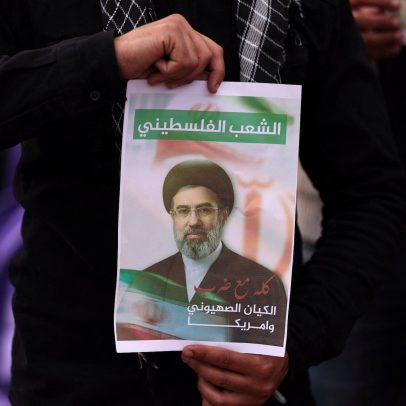 EUA oferecem recompensa por informações sobre líder supremo iraniano