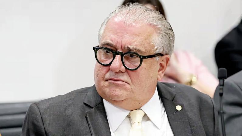 Deputado Augusto Coutinho negociou trechos do projeto com parlamentares
