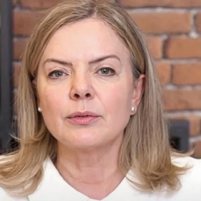 Gleisi processa Flávio Bolsonaro por vídeo que o liga a organizações criminosas