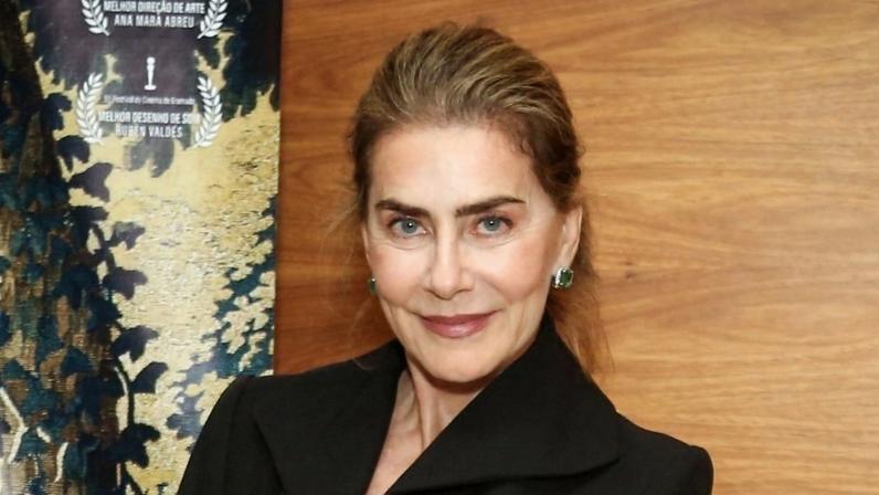 Hoje fora da Globo há 10 anos, Maitê Proença se irritou por foto de bumbum de fora para divulgar reprise da novela Dona Beija