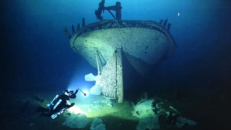 The stern of the Lac La Belle