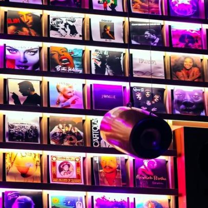 Novo Hifi Community reúne restaurante, bar e pista em um único espaço
