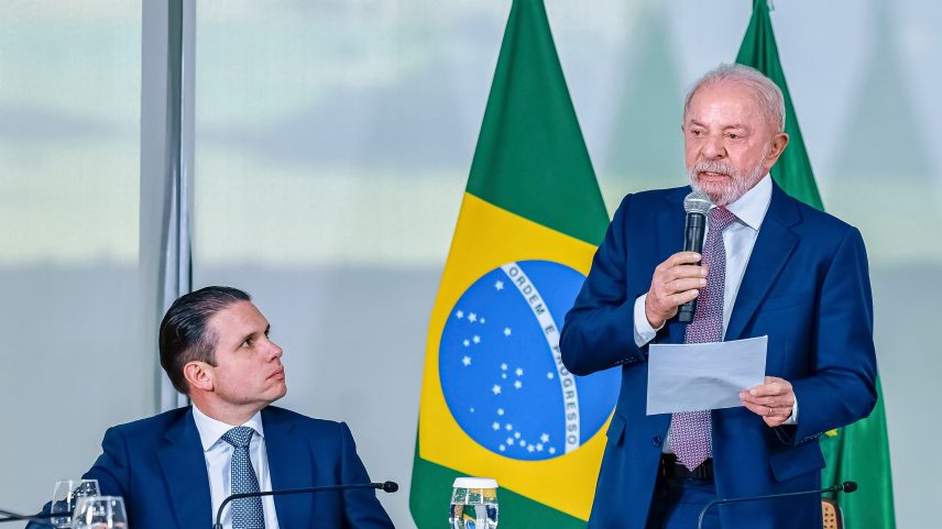 Lula enviará ao Congresso urgência pelo fim da 6x1