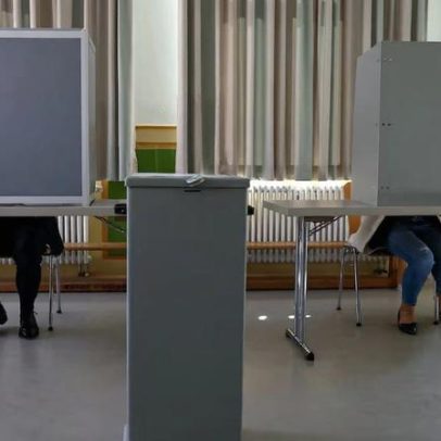 Verdes alemães lideram conservadores de Merz em eleição estadual