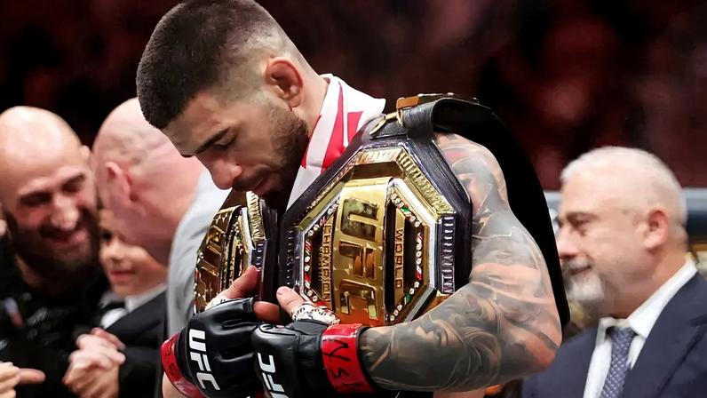 Campeão do UFC, Topuria (Foto: Ian Maule/AFP)