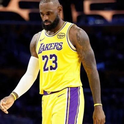 Técnico admite que LeBron é terceira opção do Lakers