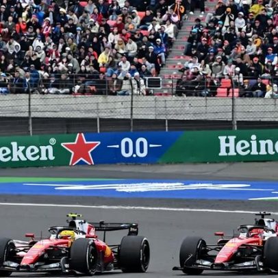 Campeão de F1 afirma que Hamilton e Leclerc prejudicaram corrida da Ferrari
